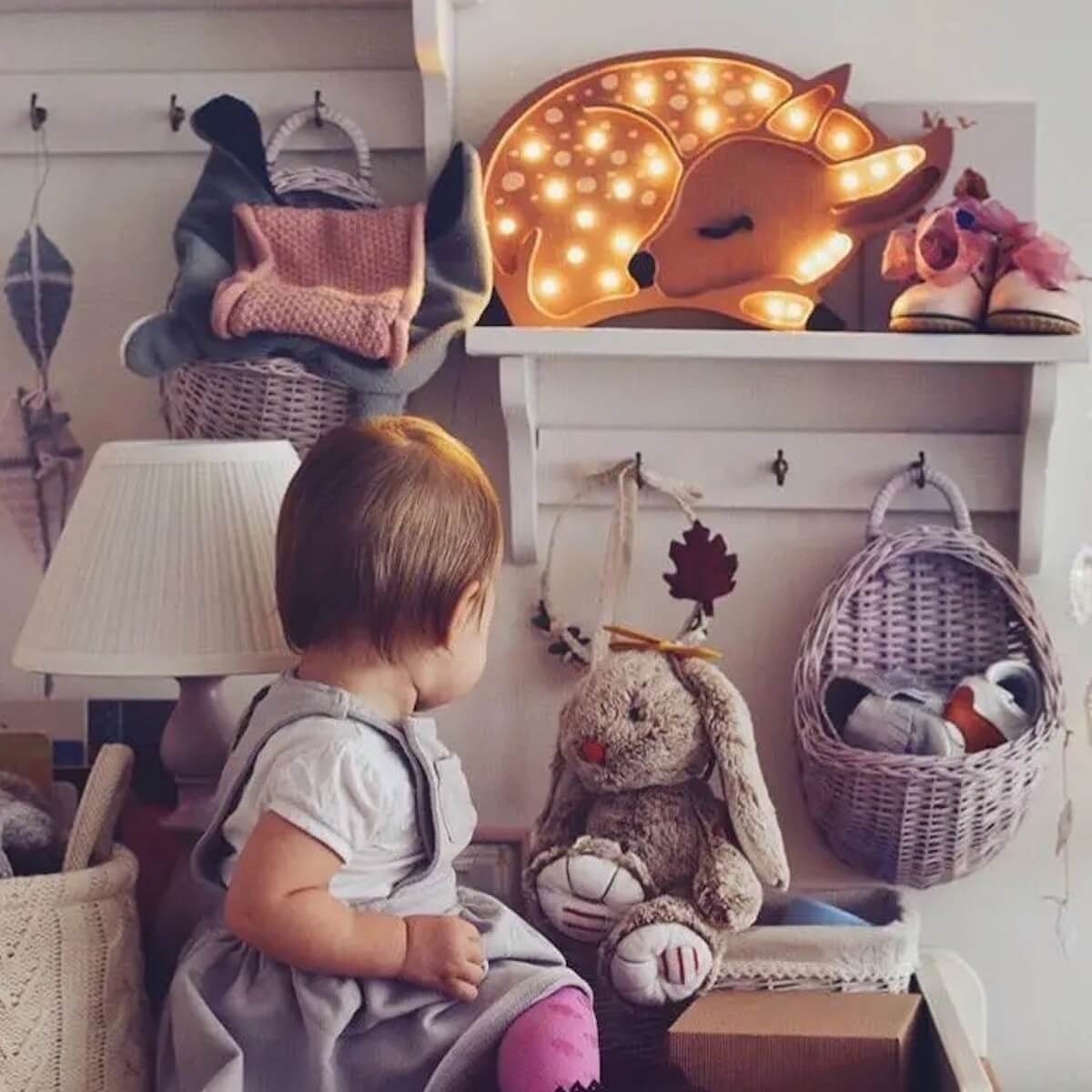 Nachtlicht REH Kleine Lichter Wald Hellbraun