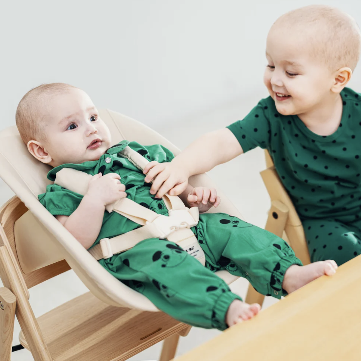 Neugeborenen-Recycling-Kunststoff KAOS Klapp Elfenbein