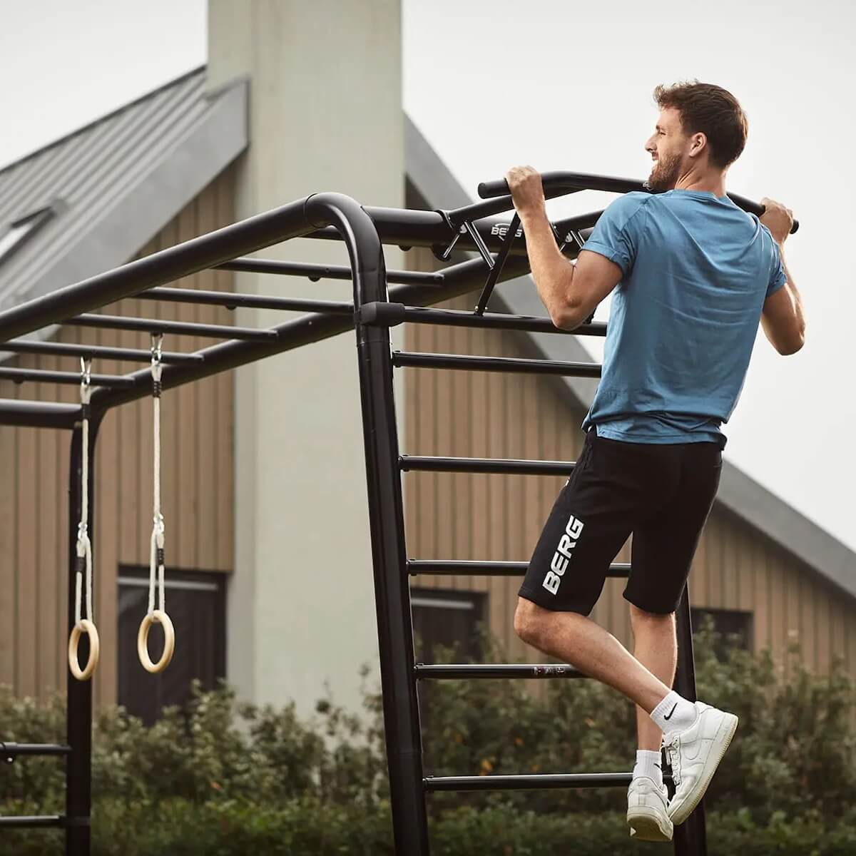Playbase Pull up bar BERG