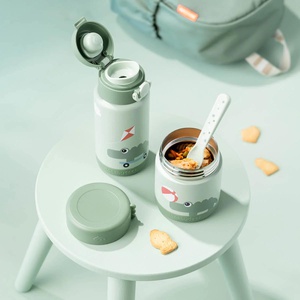 PLAYGROUND Thermoflasche 340ml Done by deer grün