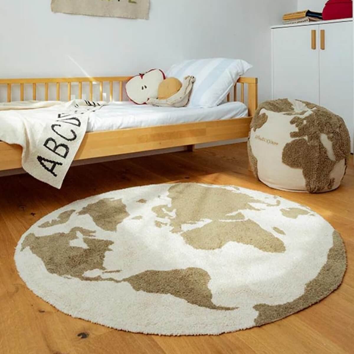 Pouf 45x50cm WELTKARTE Rugcycled Lorena Canals