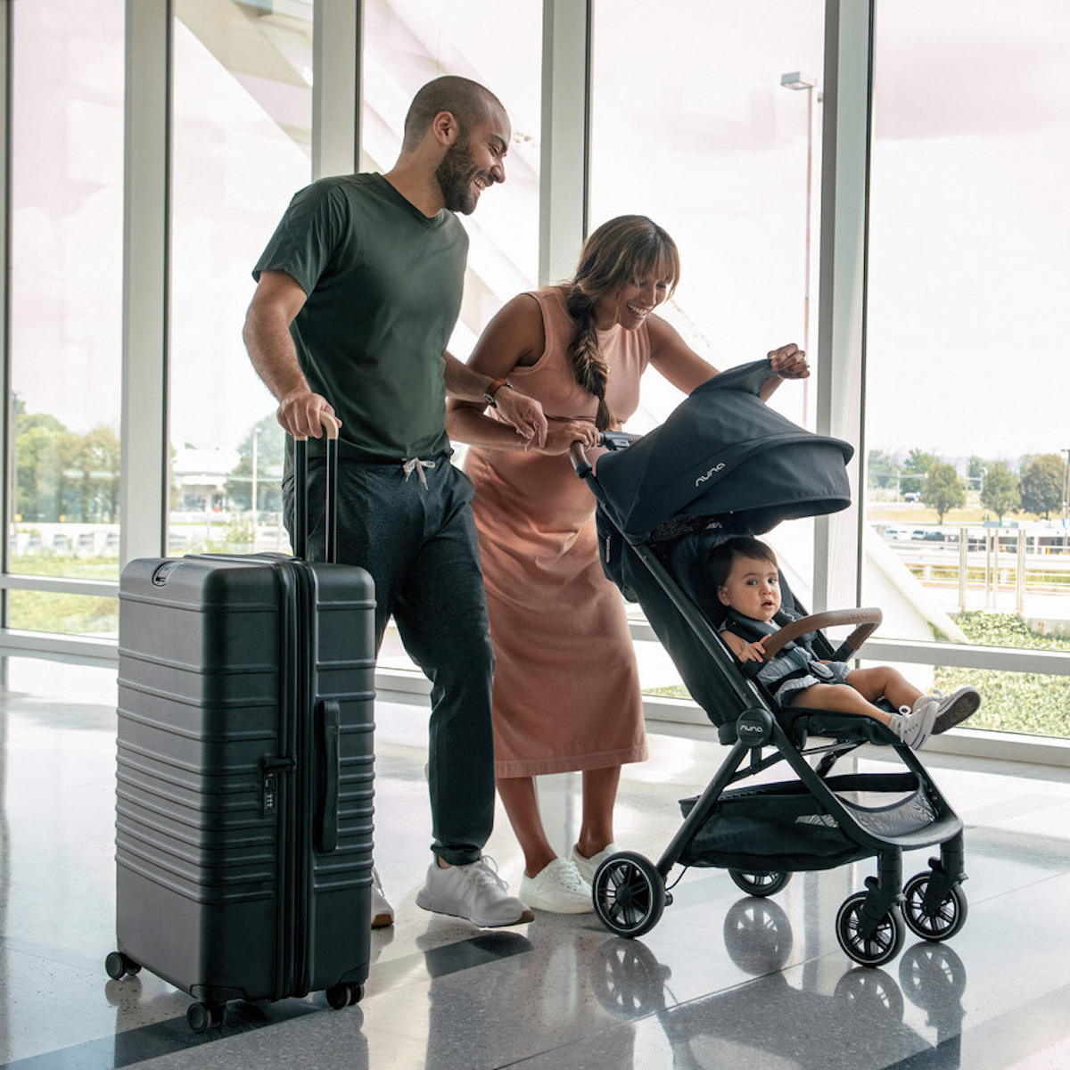 Pousette TRVL Nuna caviar