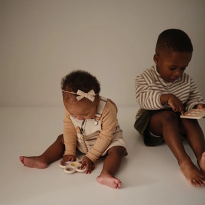 Presse Spielzeug Telefon Mushie Getrockneter Thymian Natürlicher Streusand 