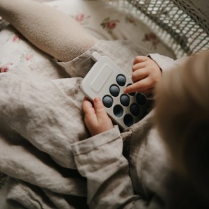 Presse Spielzeug Telefon Mushie Tradewinds