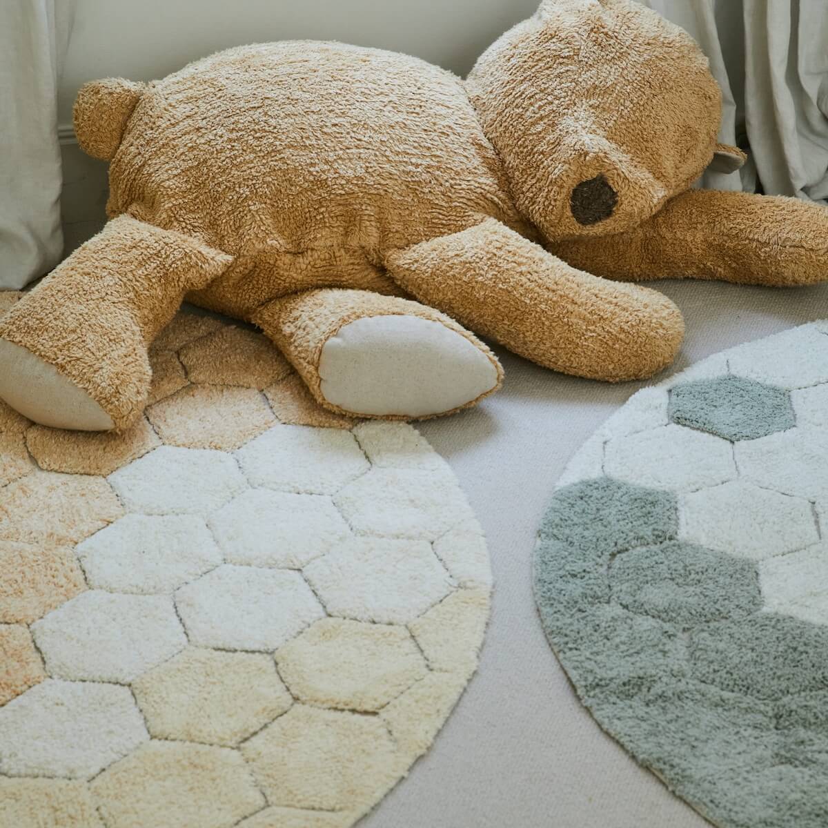 Runder Teppich 140cm HONEYCOMB Lorena Canals Golden