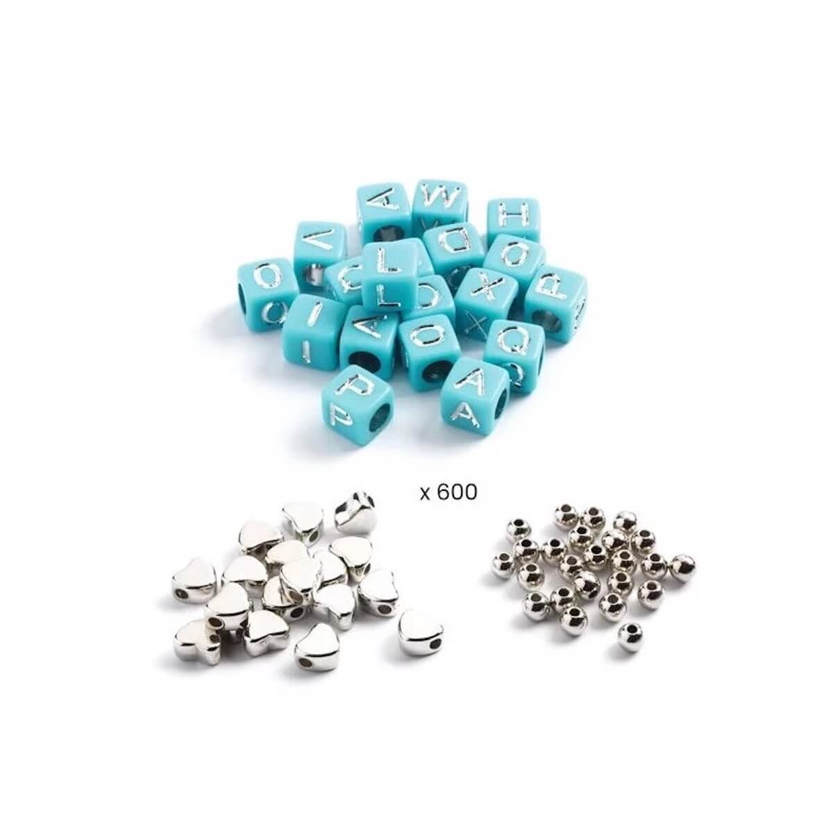 Schmuck basteln mit silbernen Buchstaben Djeco