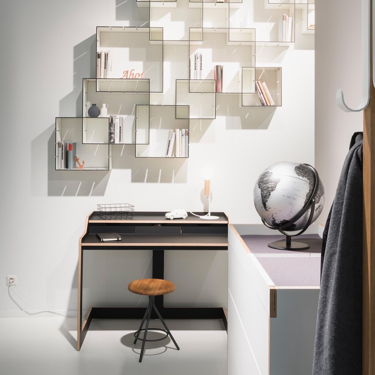 Sekretärin PLANE Müller Small Living anthrazit