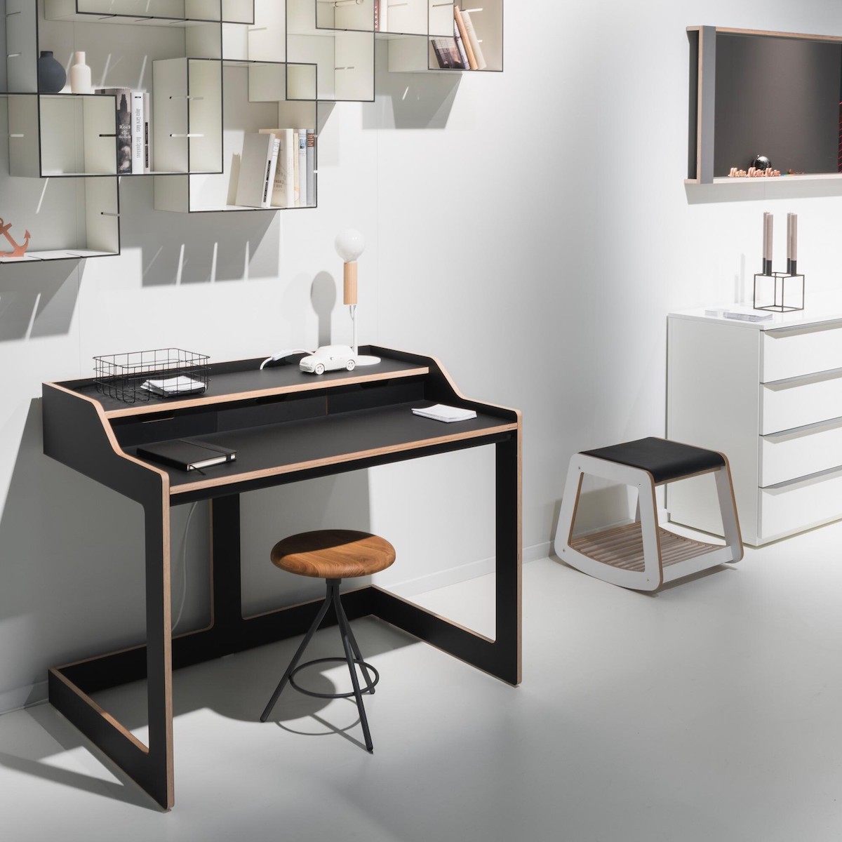 Sekretärin PLANE Müller Small Living anthrazit