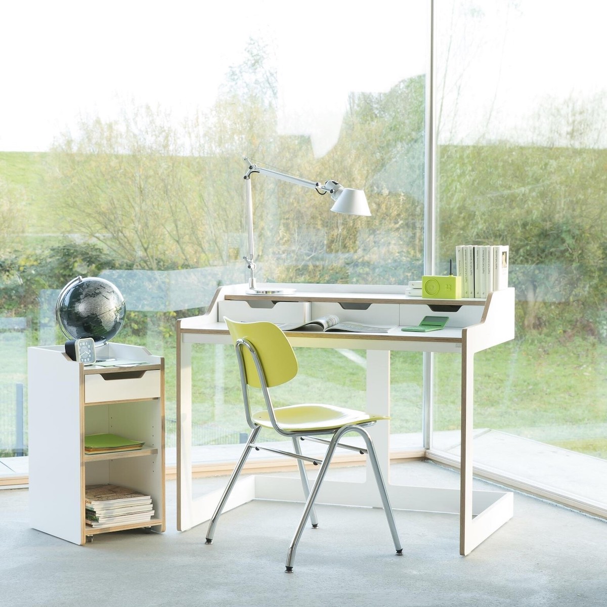 Sekretärin PLANE Müller Small Living weiß