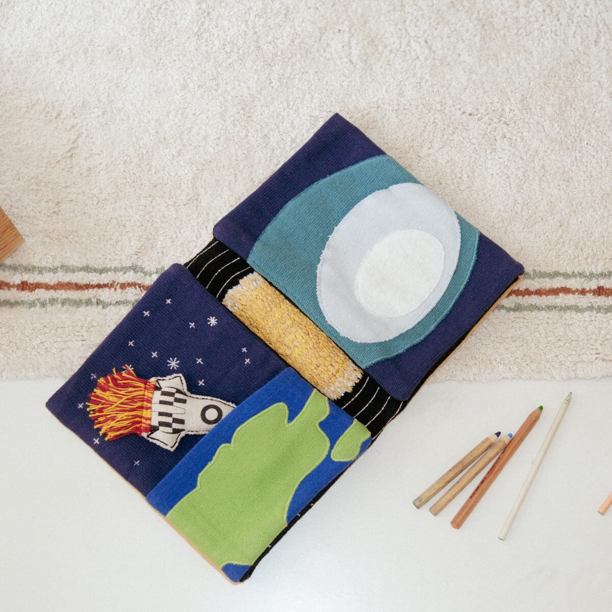 Sensorisches Buch GALAXY 22x28cm Lorena Canals