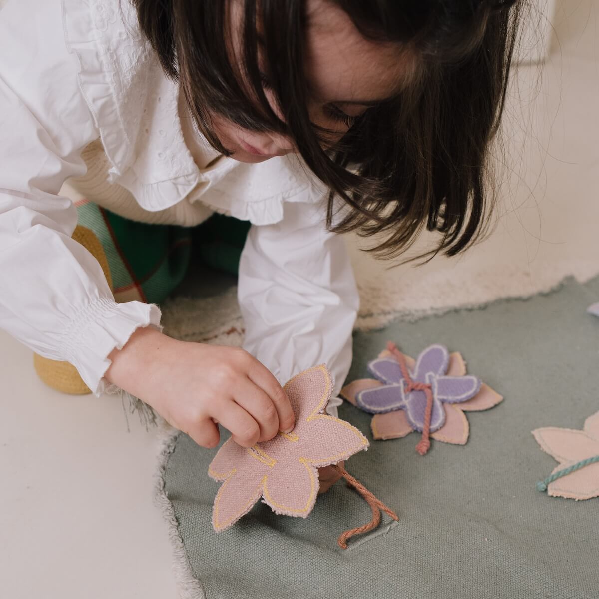 Sensorisches Buch GREEN TOY set Flower Garden Lorena Canals