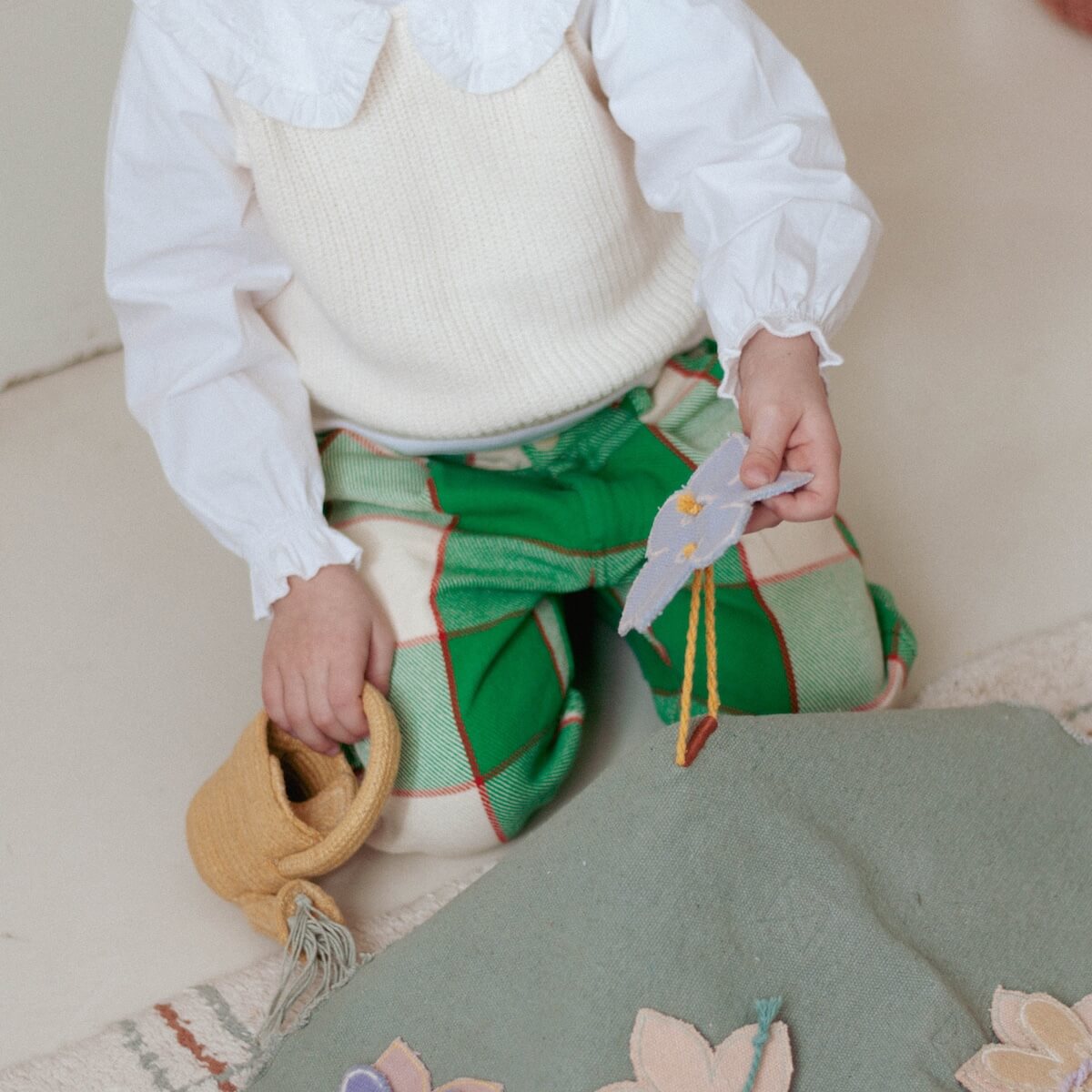 Sensorisches Buch GREEN TOY set Flower Garden Lorena Canals