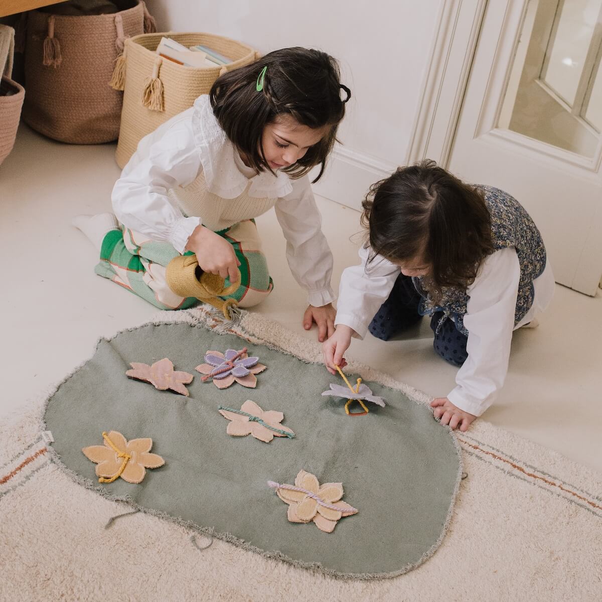 Sensorisches Buch GREEN TOY set Flower Garden Lorena Canals