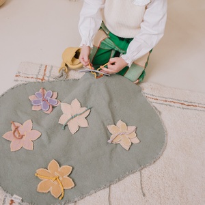 Sensorisches Buch GREEN TOY set Flower Garden Lorena Canals