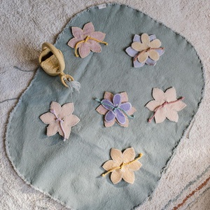 Sensorisches Buch GREEN TOY set Flower Garden Lorena Canals