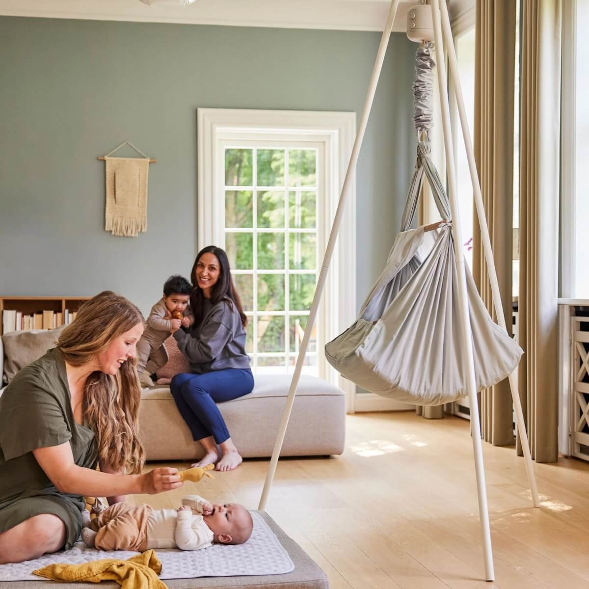 Set mit Wiegenständer Basic Grau, Federwiege Basic Grau, Motor LeeLo01 Membantu