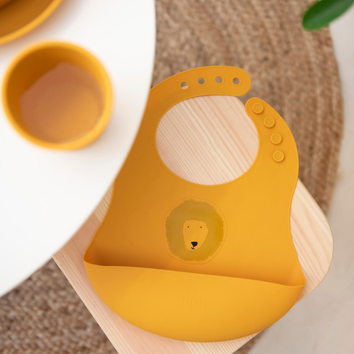 Silikon Lätzchen 2er-Pack Mr. Lion Trixie