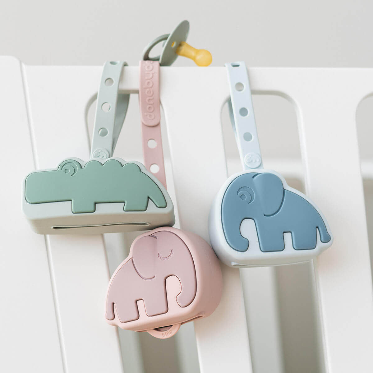 Silikon Schnullerbeutel Elphee Blue Done by Deer