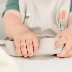 Silikon Stick&Stay Schüssel Sheepy Done von deer Sand