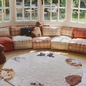 Sitzkissen 40x40x20cm HANDLOOM Wouf wouf Lorena Canals rose