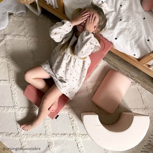 Spielkissen MILO Charlie Crane Rosenholz