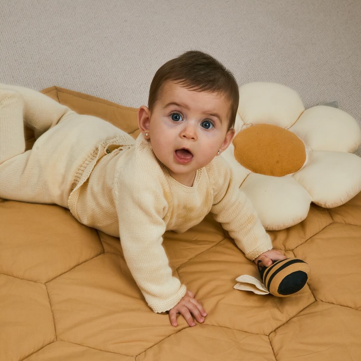 Spielmattel 100x100cm HONEYCOMB Lorena Canals