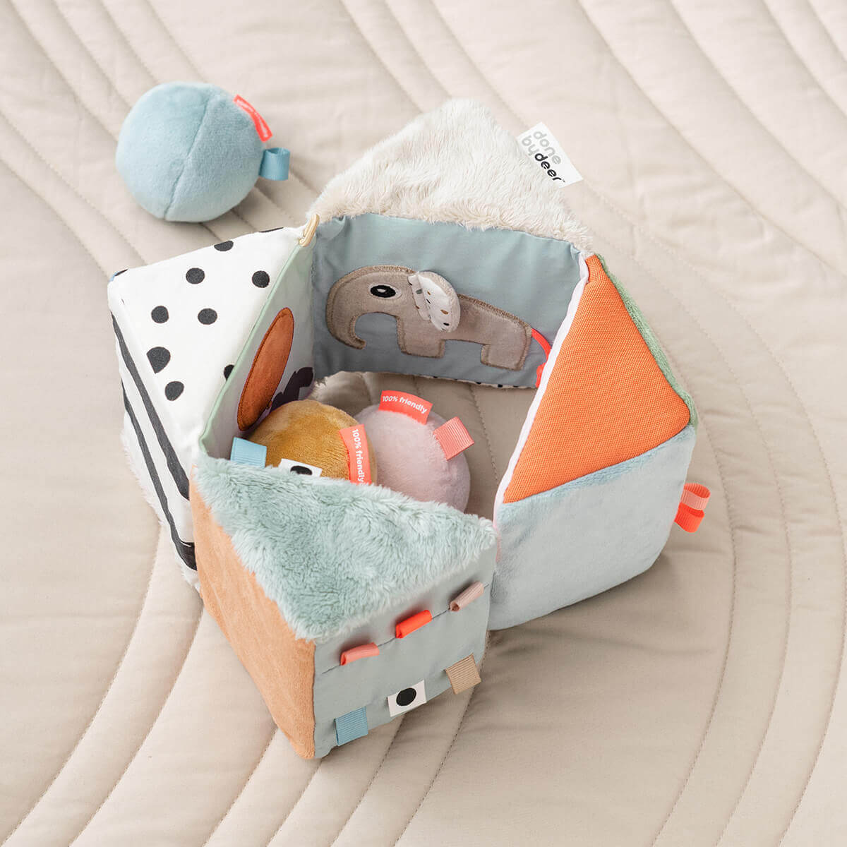 Spielwürfel ausklappbar Done by Deer