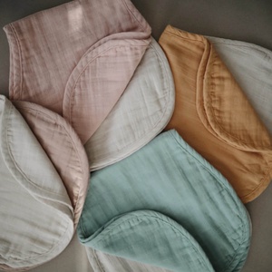 Spucktuch Mushie Roman Fall gelb Fog   