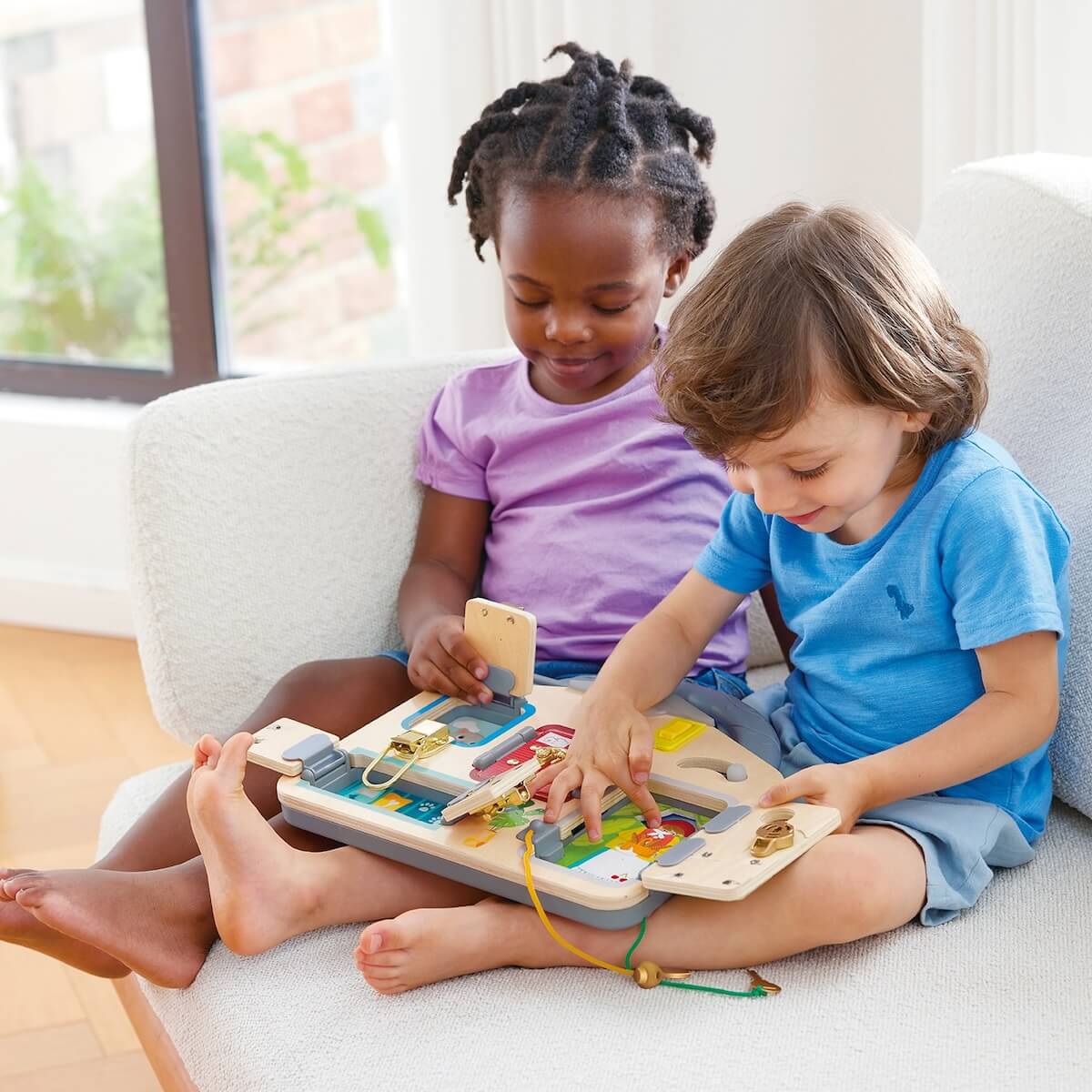 Tablero de juego Bloquea y aprende Hape