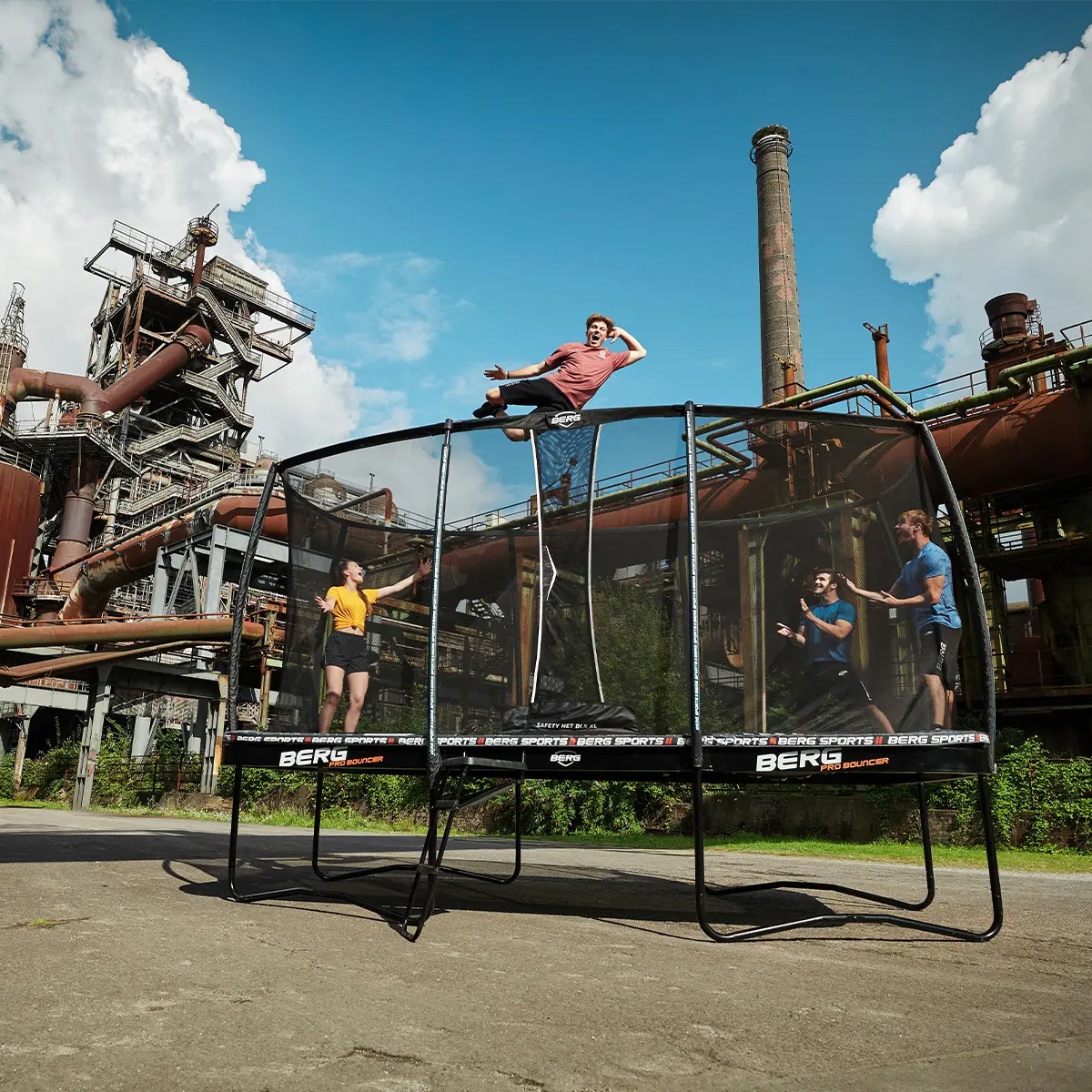 Trampolin 500cm Regular SPORTS ULTIM PRO BOUNCER + Safety Net XL Berg