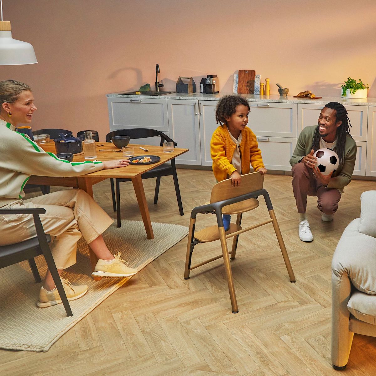 Trona Giraffe Bugaboo warmes Holz grau