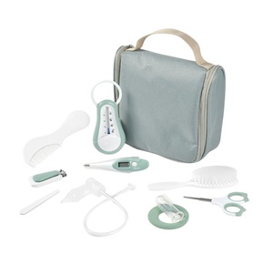 Trousse de toilette NOMADE Beaba 10 accessoires sauge