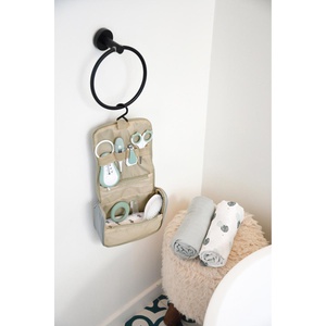 Trousse de toilette NOMADE Beaba 10 accessoires sauge