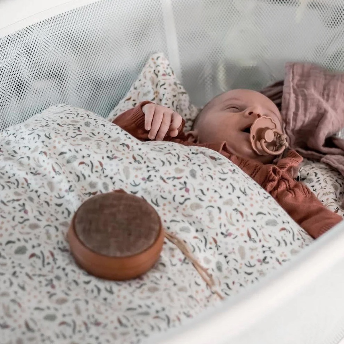 Weißes Rauschen Lautsprecher Echo01 Holz Membantu