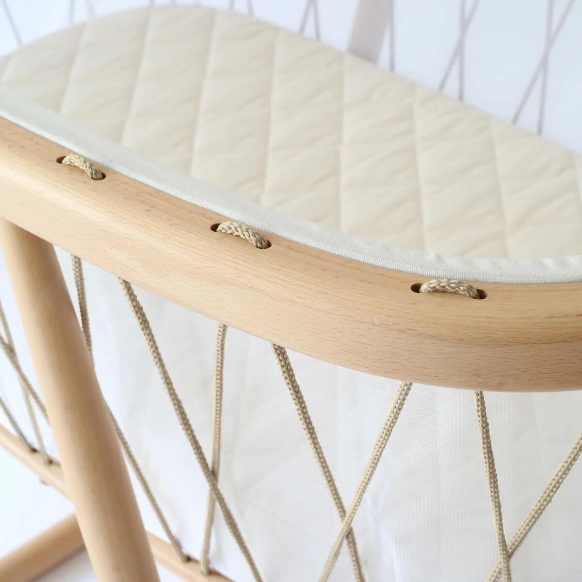 Wiege KUMI Kordel Desert Charlie Crane Schaumstoffmatratze