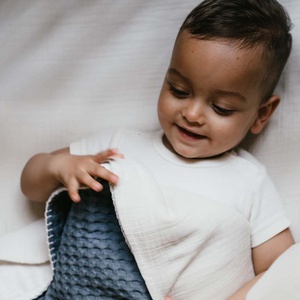 Wiegedecke Baumwolle Fleece Amsterdam Koeka bluestone