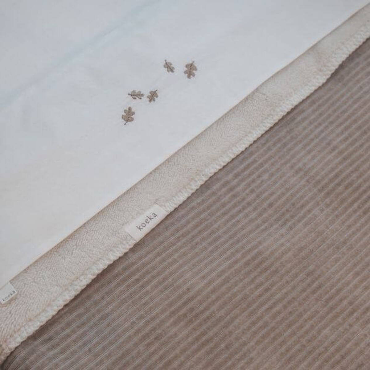 Wiegen-Teddydecke Vik Koeka clay